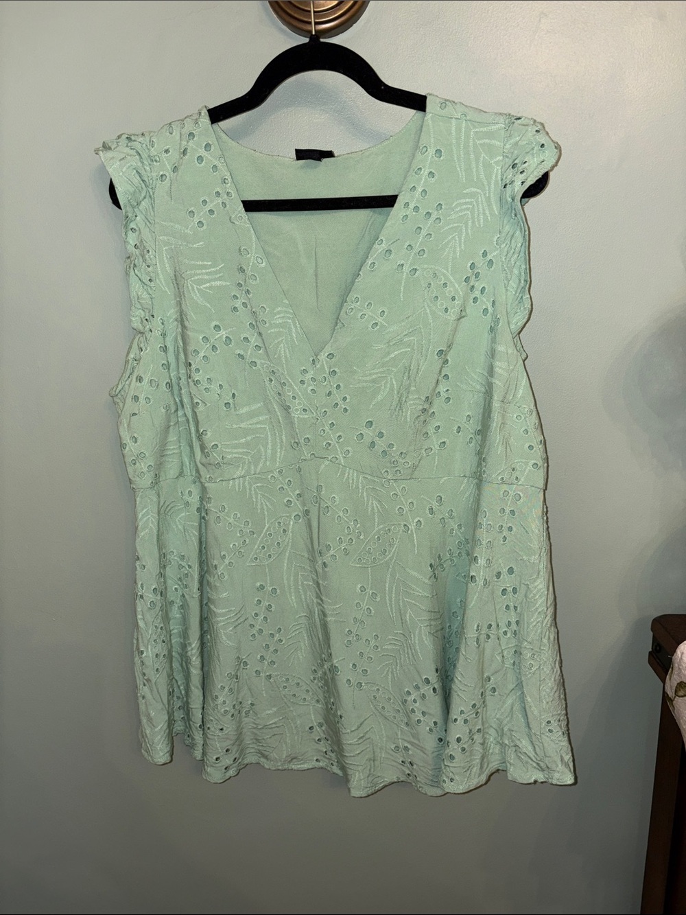 torrid Mint Eyelet V-Neck Sleeveless Tunic